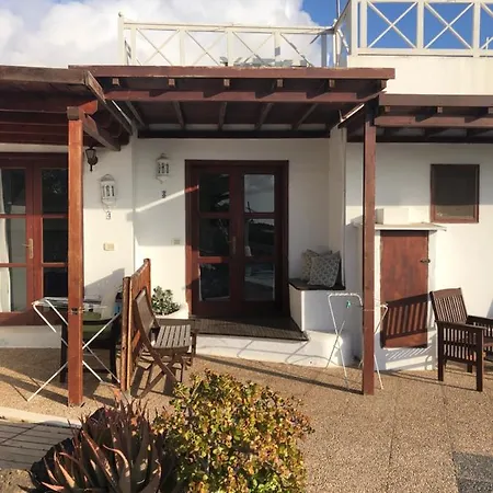 Ubytování v soukromí Oasis Surf House *