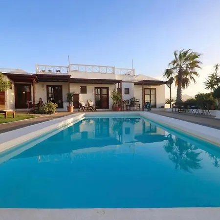 Oasis Surf House Homestay szállás Soo